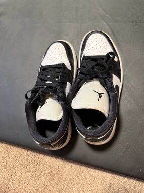 Women’s Jordan’s size 6.5